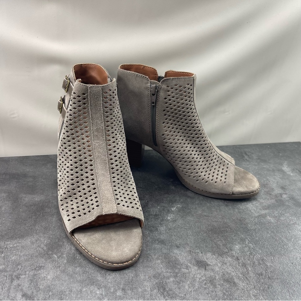 Vionic Chryssa Women’s Shoes Gray 10M Perforated Suede Peep Toe Block Heels Boot